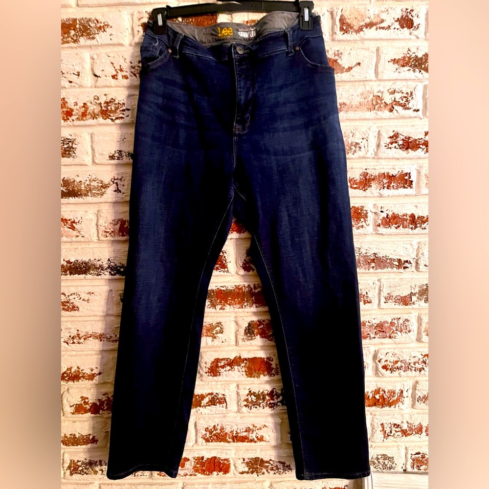 LEE Skinny Leg Midrise Fit Dream Jeans Size 22